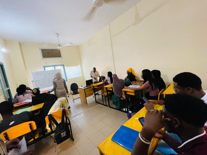 Cours en classe à l'EPMP-FD